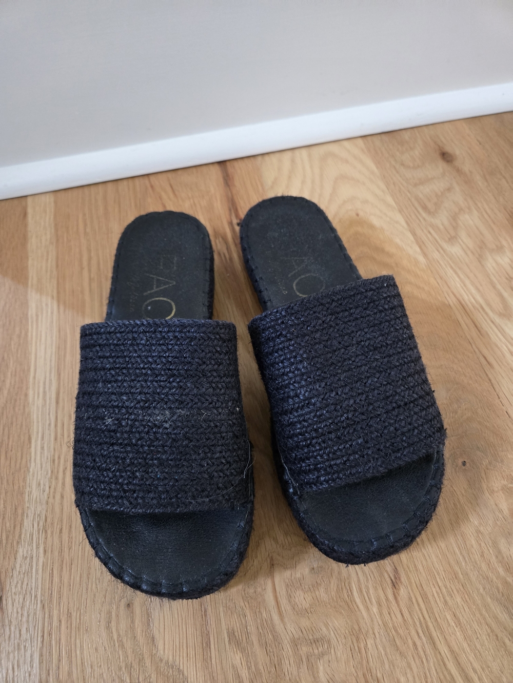 Black Woven Slide Sandals for Women - Sleek Casual Slip-On